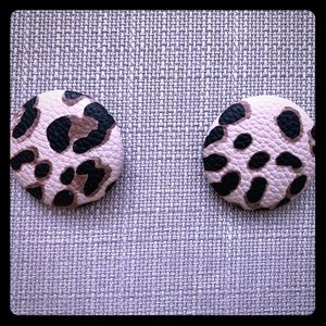 Handcrafted button earrings‼️😍(oversized)